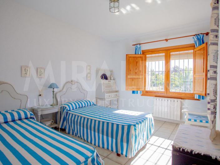 Image No.16-Villa for sale