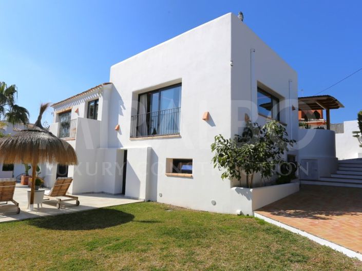 Image No.3-4 Bed Villa for sale