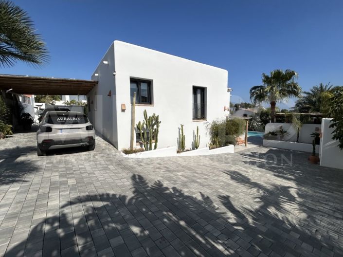 Image No.43-4 Bed Villa for sale