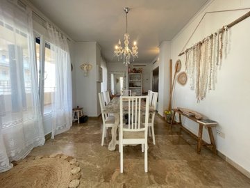 182a3fd6-01e5-4dd3-a0f3-216ad72ce410-72024200