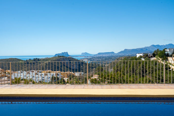 Image No.2-4 Bed Villa for sale