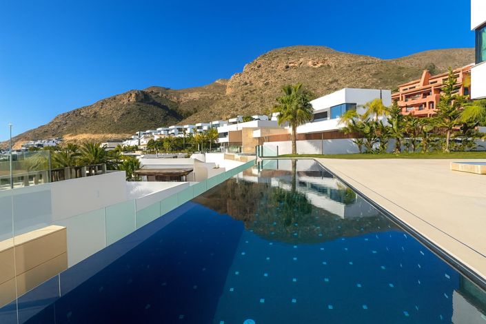 Image No.2-3 Bed Villa for sale