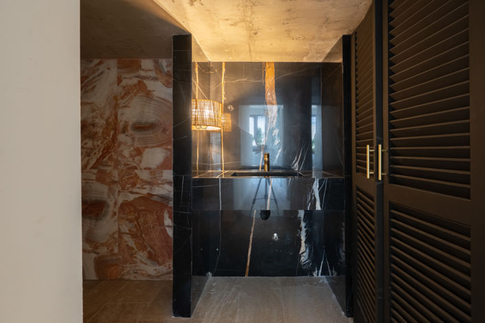 Image No.17-3 Bed Commercial for sale