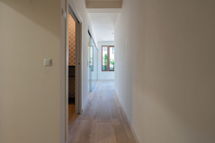 Image No.19-3 Bed Commercial for sale