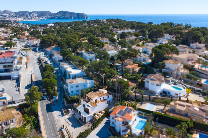 Image No.2-3 Bed Commercial for sale