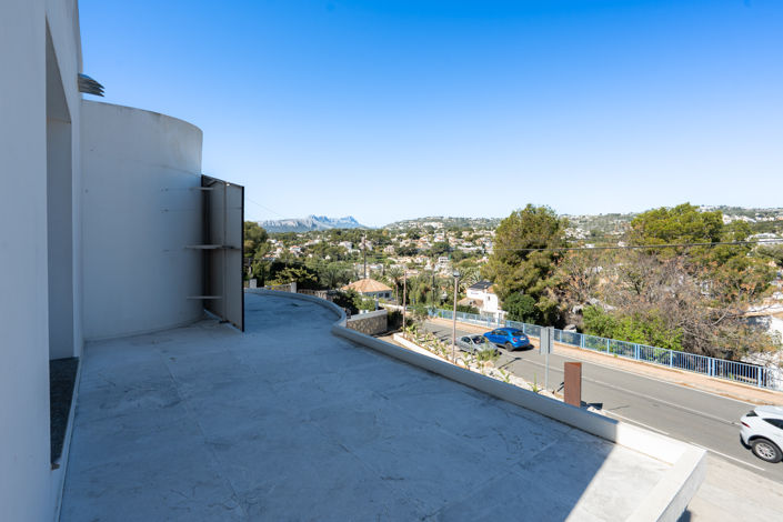 Image No.30-3 Bed Commercial for sale