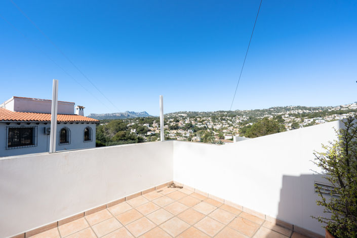 Image No.32-3 Bed Commercial for sale