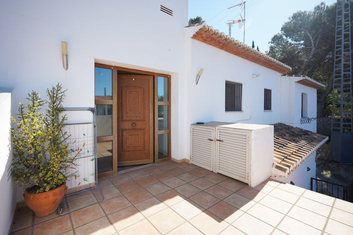 Image No.33-3 Bed Commercial for sale