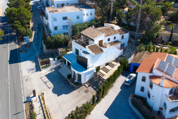 Image No.4-3 Bed Commercial for sale