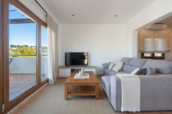 Image No.40-3 Bed Commercial for sale