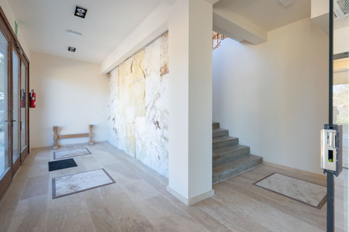 Image No.7-3 Bed Commercial for sale