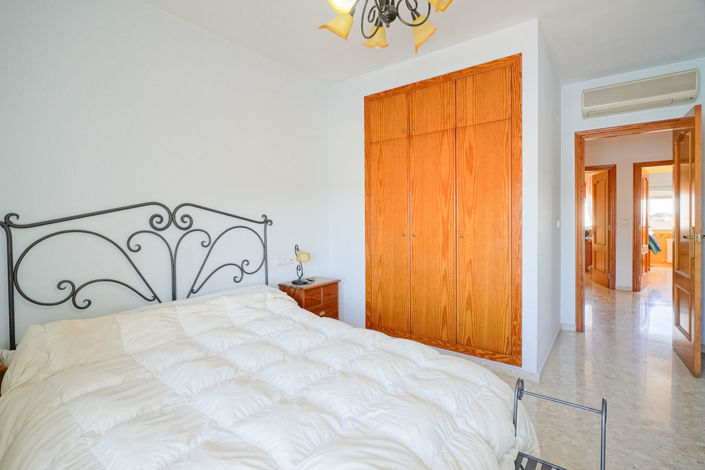 Image No.17-3 Bed Townhouse for sale