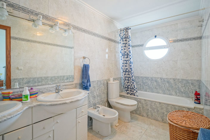 Image No.18-3 Bed Townhouse for sale