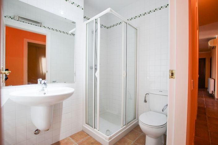 Image No.28-4 Bed Villa for sale