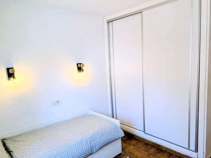 Image No.12-2 Bed Townhouse for sale