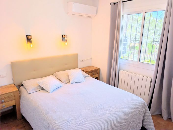 Image No.18-2 Bed Townhouse for sale