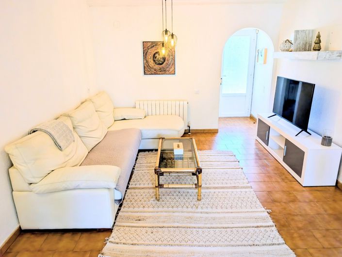 Image No.6-2 Bed Townhouse for sale