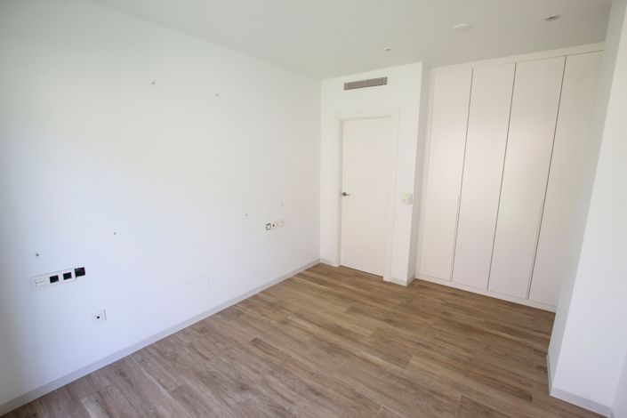 Image No.14-3 Bed Villa for sale