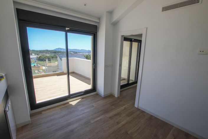 Image No.17-3 Bed Villa for sale