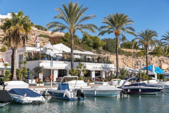 Image No.30-4 Bed Villa for sale