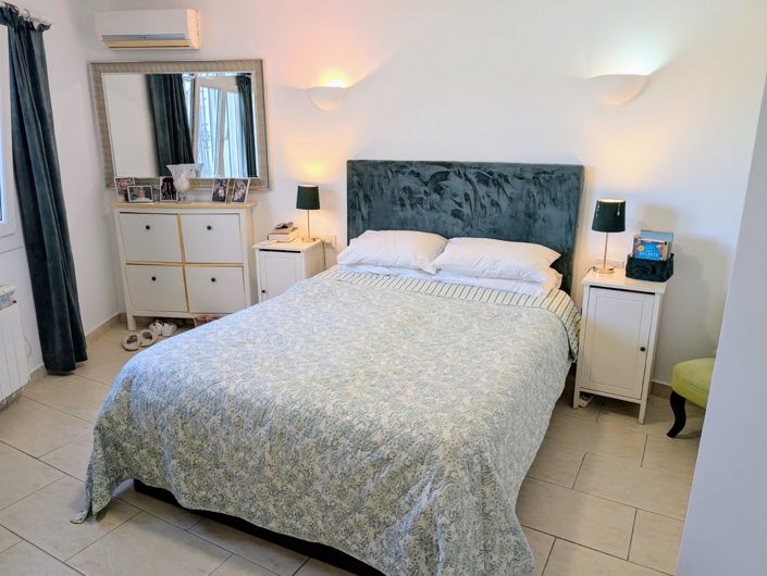 Image No.25-2 Bed Villa for sale