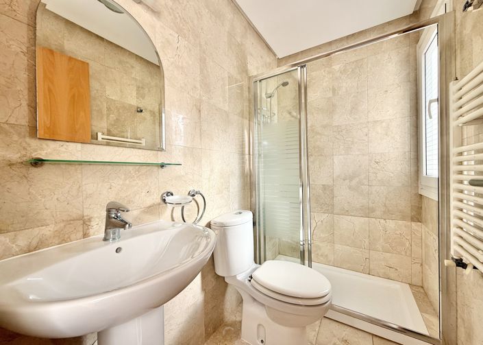 Image No.19-3 Bed Villa for sale