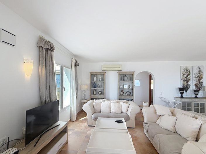 Image No.10-4 Bed Villa for sale