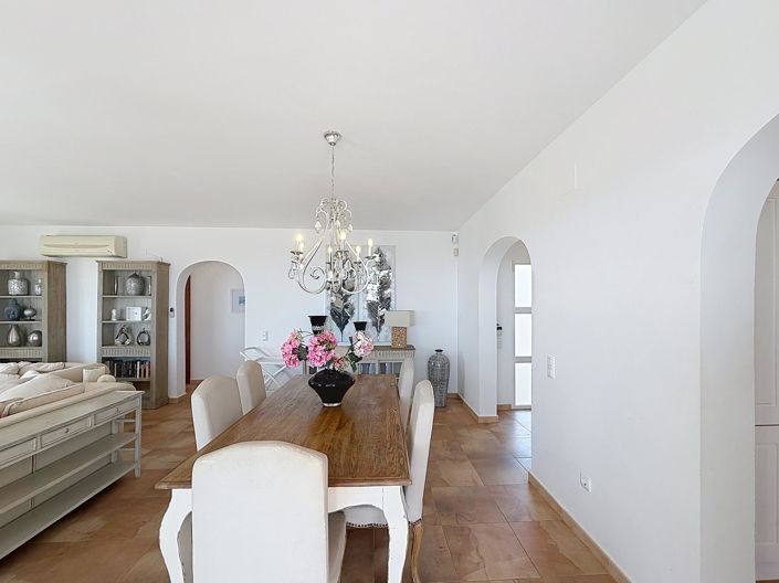 Image No.11-4 Bed Villa for sale