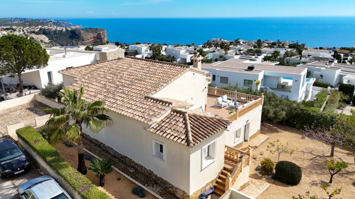 Image No.2-4 Bed Villa for sale