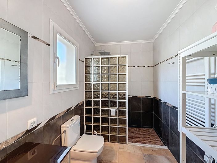 Image No.27-4 Bed Villa for sale