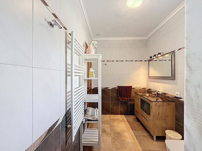 Image No.29-4 Bed Villa for sale