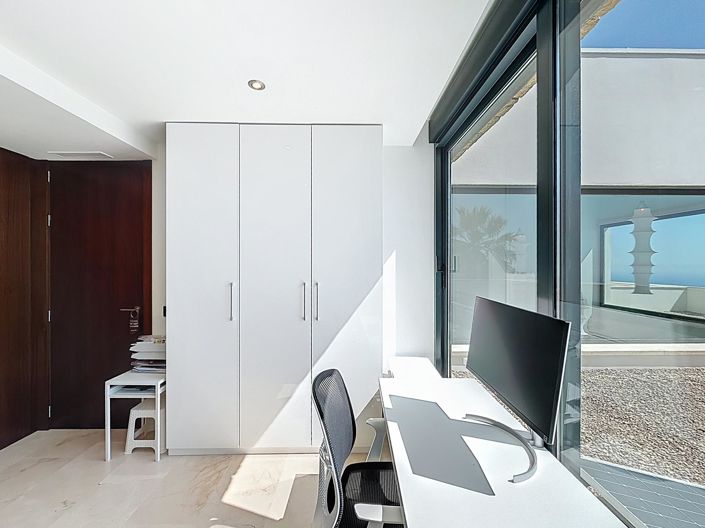 Image No.15-4 Bed Villa for sale