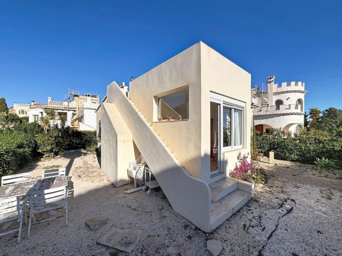 Image No.26-2 Bed Villa for sale