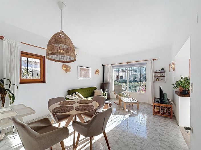 Image No.5-2 Bed Villa for sale