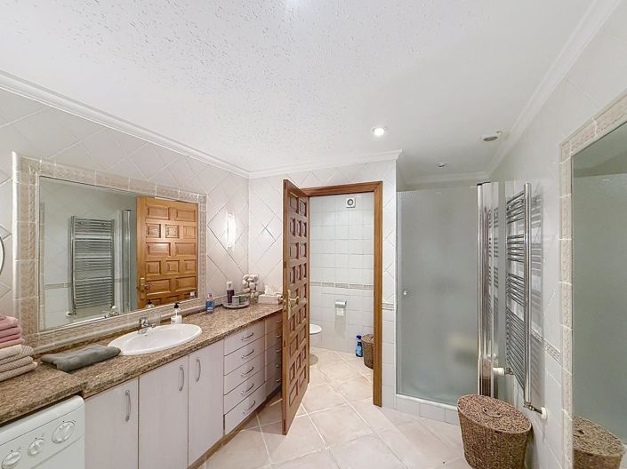 Image No.46-3 Bed Villa for sale