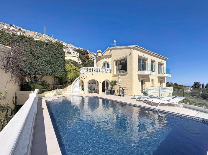 Image No.3-4 Bed Villa for sale