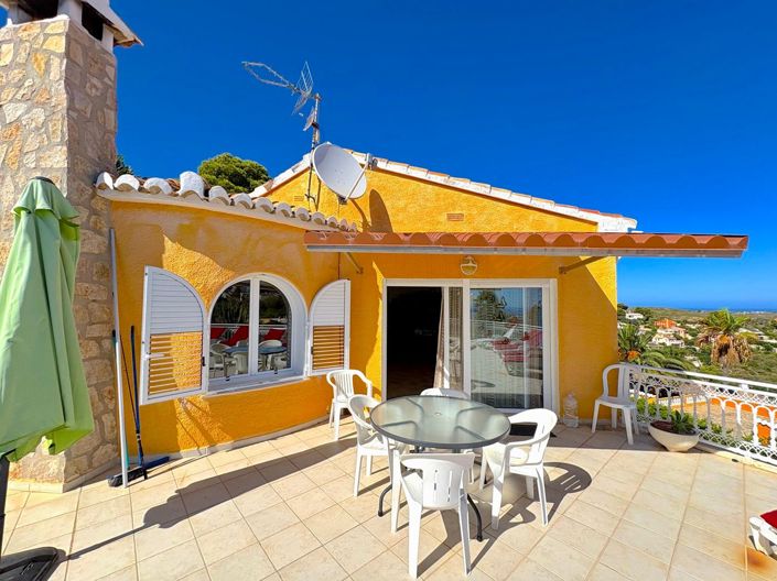 Image No.2-4 Bed Villa for sale