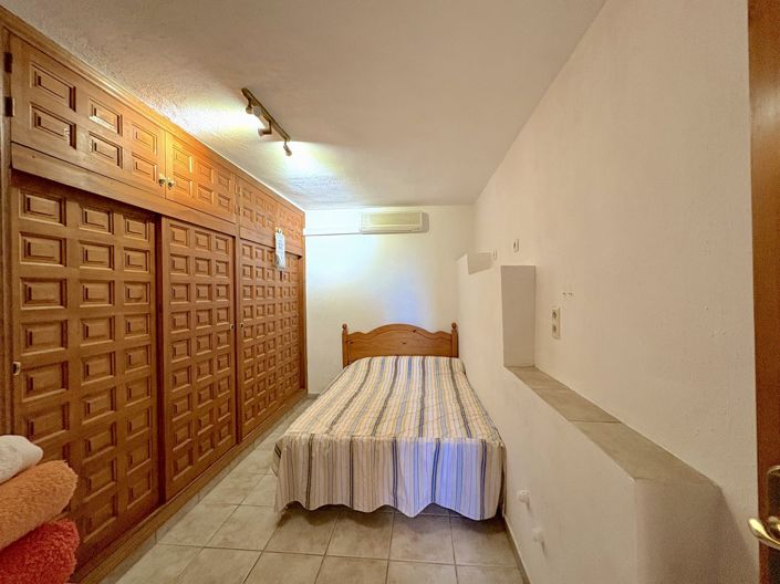 Image No.25-4 Bed Villa for sale