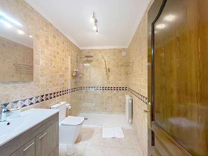 Image No.43-4 Bed Villa for sale