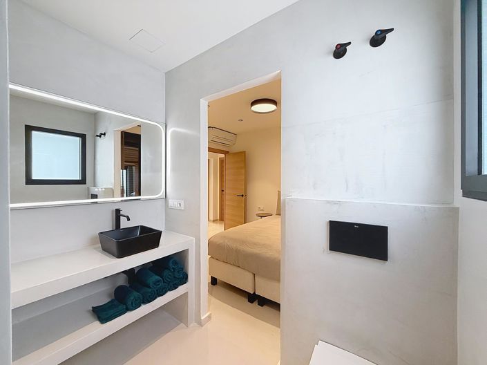 Image No.15-5 Bed Villa for sale