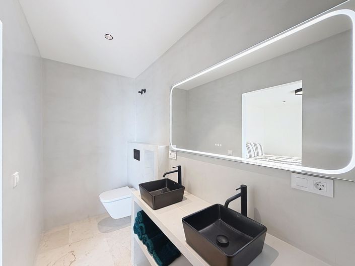 Image No.20-5 Bed Villa for sale