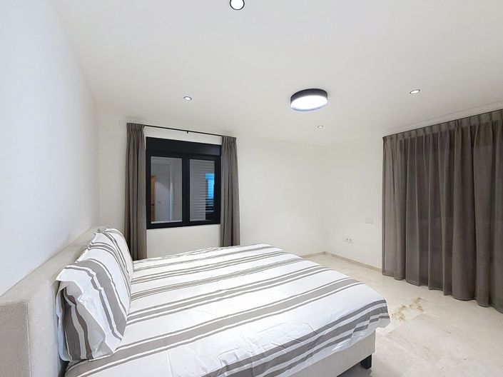 Image No.21-5 Bed Villa for sale