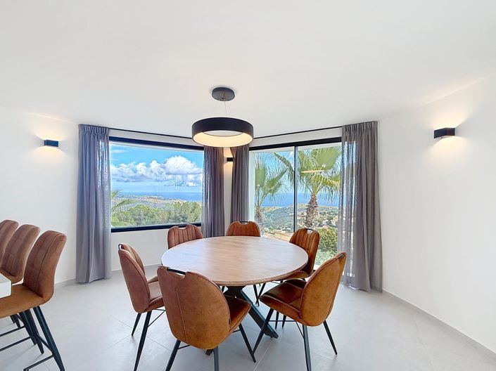 Image No.28-5 Bed Villa for sale