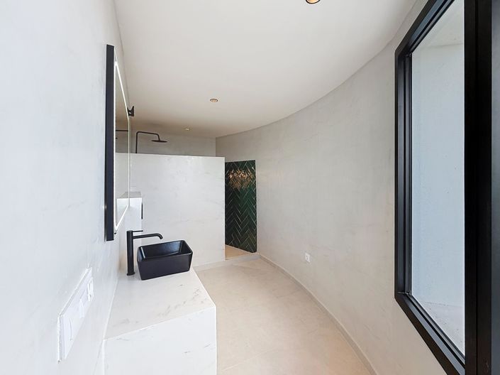 Image No.35-5 Bed Villa for sale