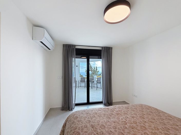 Image No.40-5 Bed Villa for sale