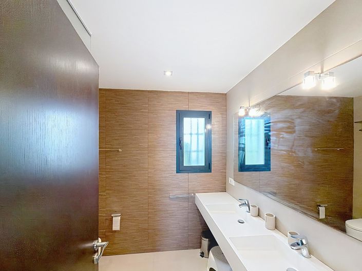 Image No.26-4 Bed Villa for sale