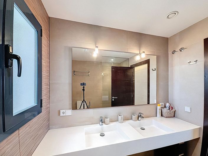 Image No.27-4 Bed Villa for sale