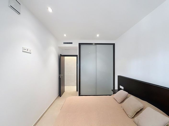 Image No.30-4 Bed Villa for sale