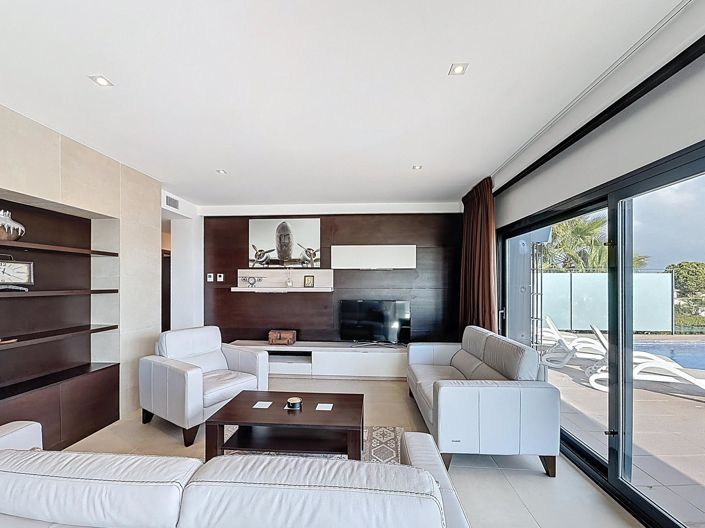 Image No.5-4 Bed Villa for sale