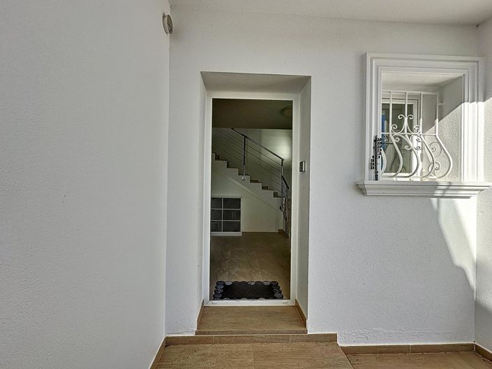 Image No.18-5 Bed Villa for sale